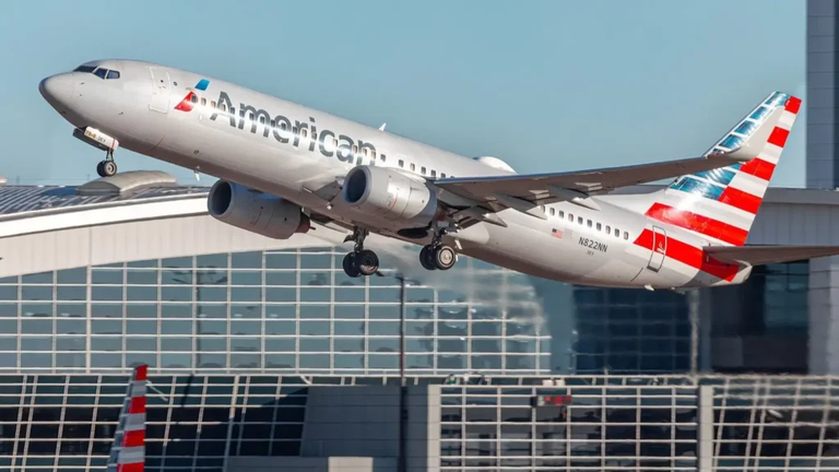 American Airlines Pilot Salary in 2025: How Much First Officer and Captain Earn?